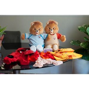 Vintage Teddy Ruxpin 1985 Alchemy II Inc. bears and clothing bundle deadstock